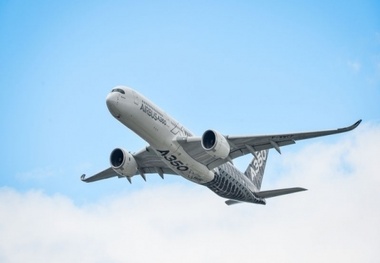 Airbus books $4.8 billion in April commercial aircraft orders