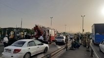 تصادف مرگبار کامیونت با مینی‌بوس در بزرگراه آزادگان + تصاویر 