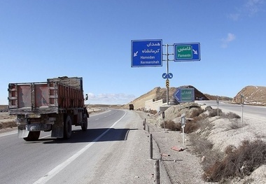 عکس| وضعیت ناهموار آسفالت آزادراه ساوه سلفجگان