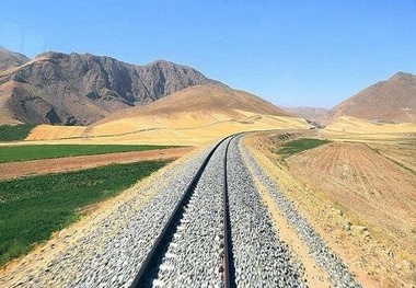تحلیل تخصصی و دقیق از روند تغییر مسیر و بهسازی پروژه راه‌ آهن تهران قم و ارزیابی اثرات این تغییرات