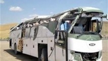 اتوبوس دانش آموزان منوجانی راهیان نورواژگون شد / دانش آموزان سلامت هستند