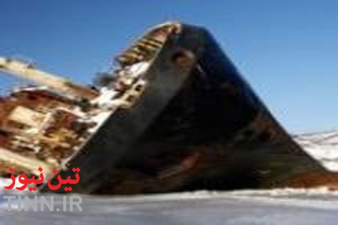 گزارش تصویری / به گل نشستن کشتی باری در سواحل انگلیس