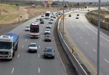 تردد روان در محورهای شمالی کشور/بارش باران در جاده های مواصلاتی ۸ استان کشور 