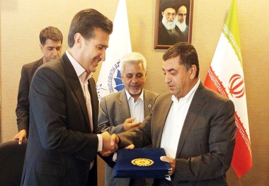 امضای تفاهم‌نامه همکاری میان اداره‌کل راهداری و حمل‌ونقل جاده‌ای فارس و اتاق بازرگانی شیراز