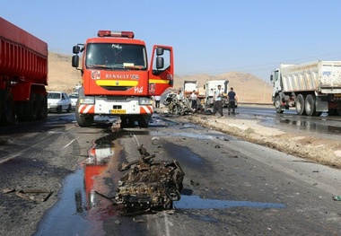 مسدود شدن محور ایلام - مهران به علت واژگونی کامیون حمل سوخت