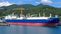 LNG carrier transports LNG to Asia through the Northern Sea Route

