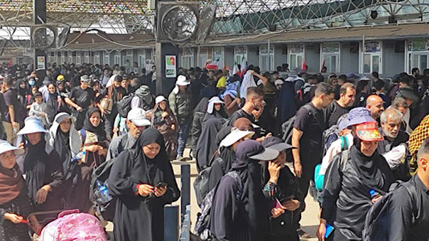 تداوم خدمات حمل و نقل جاده ای در اوج موج بازگشت زائران اربعین؛ جاده ها همگام با زائران