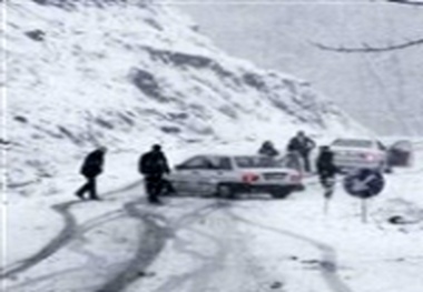 برف راههای روستایی سلماس را بست