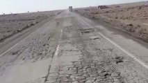 حمل 50 تن بار با کمرشکن؛ چه بر سر جاده ها می آید؟+ عکس