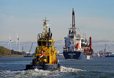 Watch: Port of Rotterdam Conducts Ammonia Bunkering Pilot