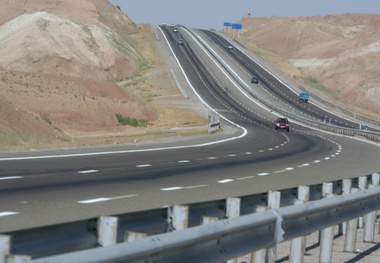 آغاز اجرای طرح چهار بانده شدن مسیر همدان به گل تپه و علیصدر