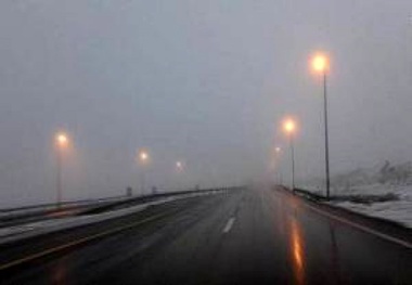 مه آلودگی و لغزندگی در محورهای استان زنجان
