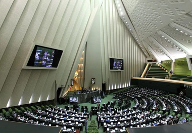 عملکرد شهردار تهران در نوسازی ناوگان حمل‌ونقل تهران زیر ذره بین بهارستان نشینان