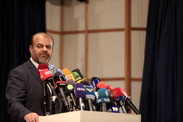 انفعال متخصصان در مقابل سیاستمداران/ رستم قاسمی سرانجام رفت