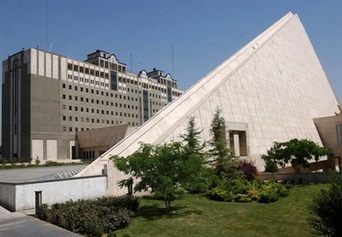 خیابان‌های اطراف مجلس به پیاده‌راه تبدیل می‌شوند