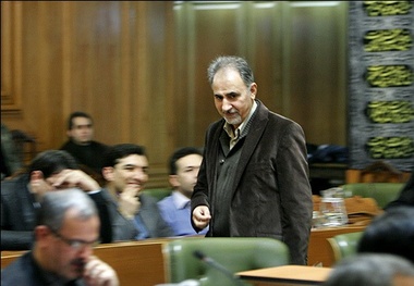 شهرداری باید ارتباطی نزدیک با قوا و مردم داشته باشد