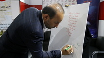 بازدید بابک احمدی از غرفه تین در نمایشگاه ریلی
