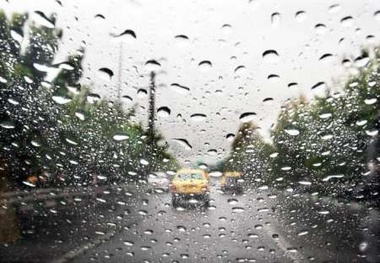 بارش برف در مناطق سردسیر/ تهران بارانی می‌شود