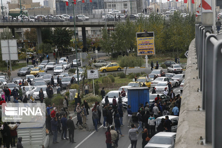اعتراض‌ها به گران شدن بنزین
