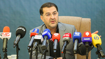 کلنگ زنی نیروگاه خورشیدی و پارکینگ‌های طبقاتی در شهر فرودگاهی امام خمینی(ره) تا پایان سال 