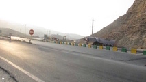 انسداد محور بندر خمیر - بندر لنگه پس از زلزله 