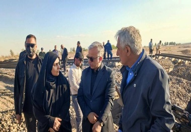 بازدید وزیر راه و شهرسازی از بازسازی محل تعرض دشمن به تاسیسات ریلی