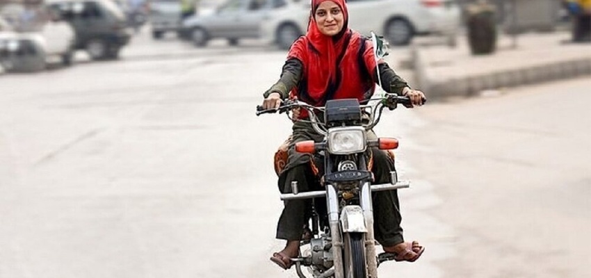 صدور گواهینامه موتورسواری زنان از یکماه آینده کلید می خورد