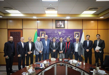 مدیرعامل راه آهن: راه برون رفت از وضعیت فعلی صنعت ریلی، بازنگری در فرایندها است /
نرخ‌ گذاری بلیت قطارها باید متعادل شود 