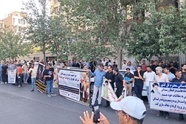 تجمع مالباختگان پرونده واردات کامیون مقابل مجتمع قضایی تهران؛ درخواست تسریع در رسیدگی به پرونده