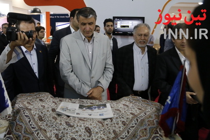 رونمایی محمد اسلامی از نشریه قطار
