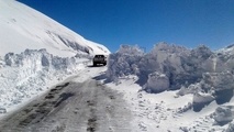 رانش زمین محور ارتباطی کوهرنگ چهارمحال و بختیاری به خوزستان را مسدود کرد؛ رانندگان از محور جایگزین لردگان به ایذه به مسجدسلیمان استفاده کنند