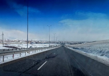 استفاده از روشنایی خورشیدی در پارکینگ های آزادراهی قزوین کرج و قزوین رشت
