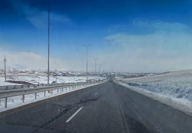 استفاده از روشنایی خورشیدی در پارکینگ های آزادراهی قزوین کرج و قزوین رشت