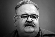 وقتی خنده یتیم می‌ شود