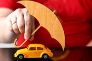 آیا بیمه بدنه باید بنام صاحب ماشین باشد؟


