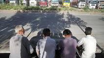 عکس| نحوه فاصله گذاری اجتماعی در یک پایانه بار