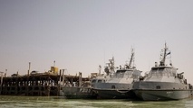آغاز عملیات لایروبی اسکله بندر تجاری خورسیف در ماهشهر