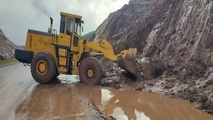 رانش کوه محور کوهستانی بخش کجور مازندران را مسدود کرد