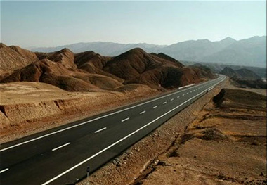 جاذبه های گردشگری و پتانسیل های حمل ونقل جای کار بیشتر دارد