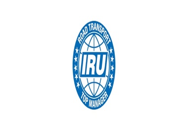 IRU Media Prize awarded to journalist Mike King from Breakbulk, USA