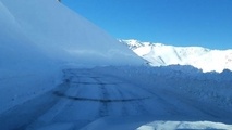 برف‌ روبی گردنه ژالانه در محور سرو آباد پاوه