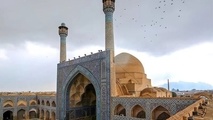 مسجد جامع اصفهان در دوگانه منشأ رطوبت؛ خط ۲ مترو یا شبکه فرسوده آب