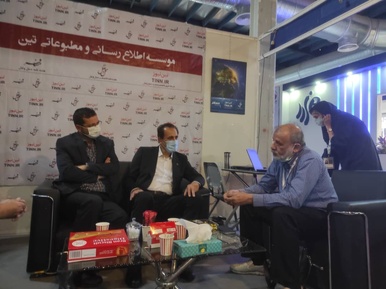 بازدید مدیرعامل شرکت واگن پارس از غرفه تین 