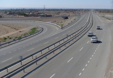 ایمن سازی 30 نقطه آزادراه کاشان - اصفهان

