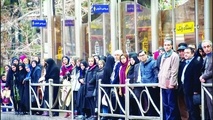 سرگردانی مردم در ایستگاه‌ های اتوبوس تهران