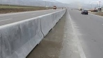 ۴۰ کیلومتر حفاظ میانی بتنی در محورهای شریانی استان همدان نصب شد