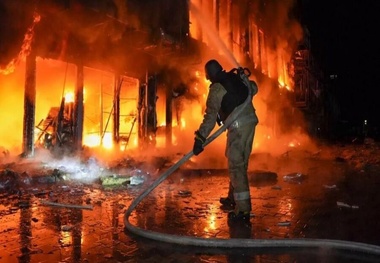 حمله پهپادی اوکراین بندری در روسیه را گرفتار حریق کرد