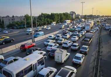 ممنوعیت تردد در محور کرج-چالوس/ترافیک سنگین در ورودی‌ها تهران 