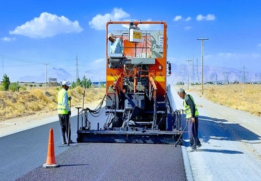 اجرای بیش از ۲۶۰ کیلومتر روکش آسفالت در محورهای اصلی و فرعی استان کرمان‌