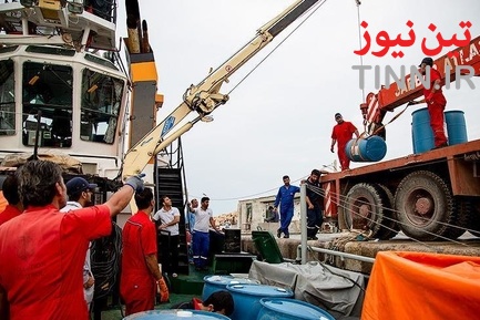 عملیات پاکسازی جزیره خارگ از آلودگی نفتی